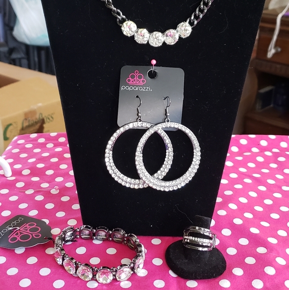 Paparazzi Fashion Fix 4pc Set - Magnificent Musings 🖤 Gunmetal - Picture 1 of 10